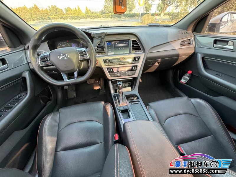 17年现代索纳塔轿车抵押车出售