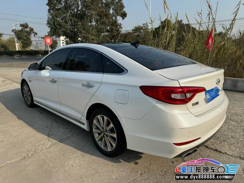 17年现代索纳塔轿车抵押车出售