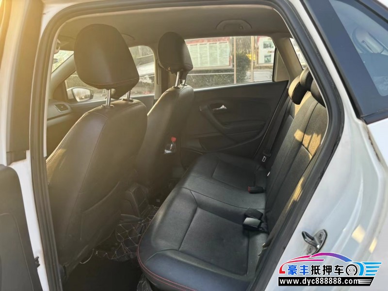 15年大众polo轿车抵押车出售