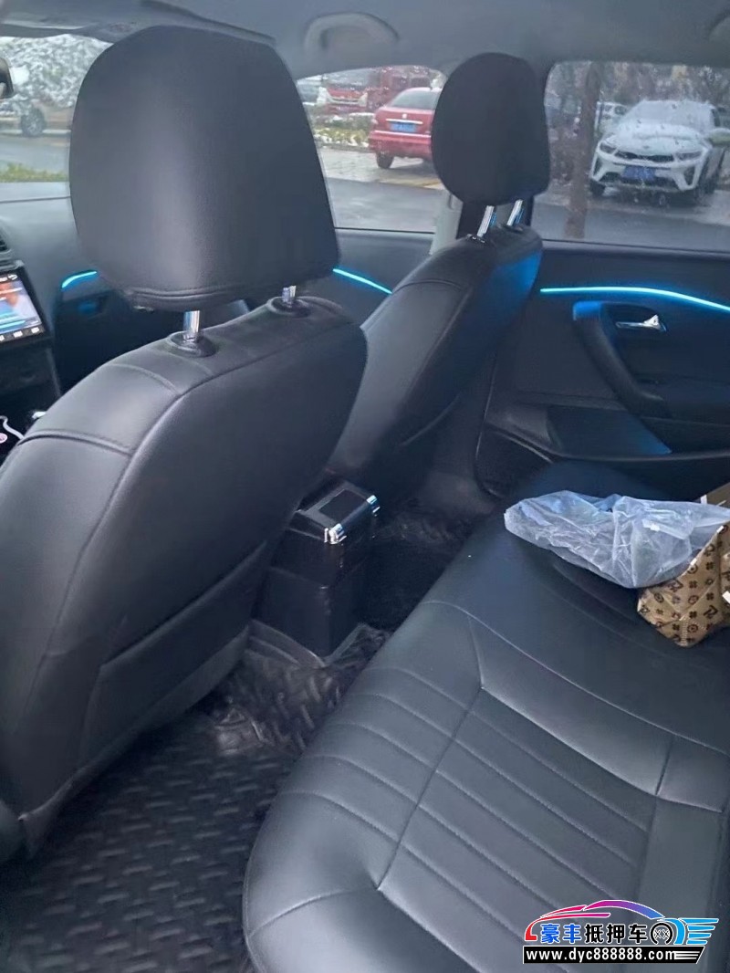 16年大众polo轿车抵押车出售