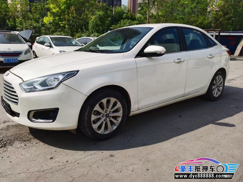 17年福特福睿斯轿车抵押车出售