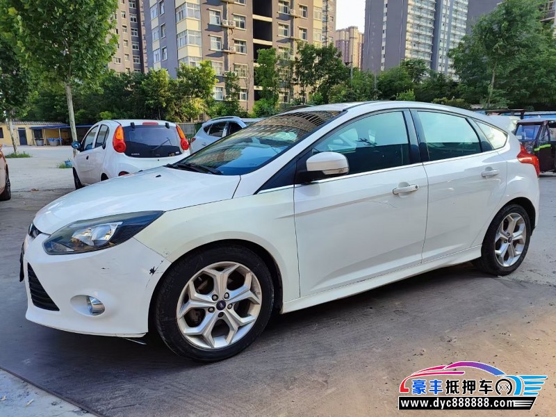15年福特福克斯轿车抵押车出售