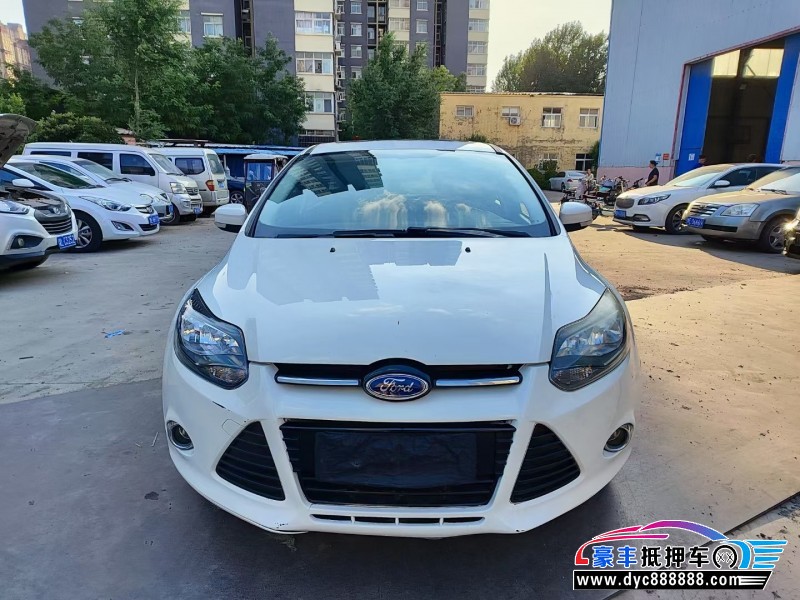 15年福特福克斯轿车抵押车出售