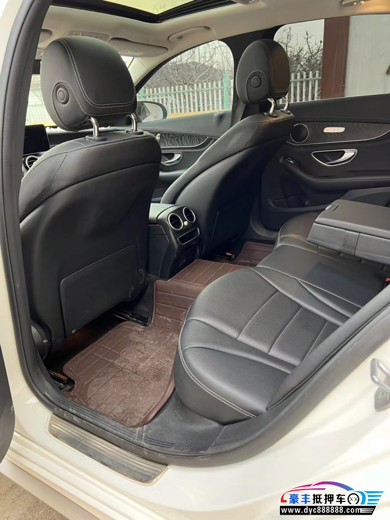 19年奔驰C轿车抵押车出售