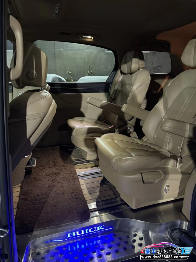 20年别克GL8轿车抵押车出售