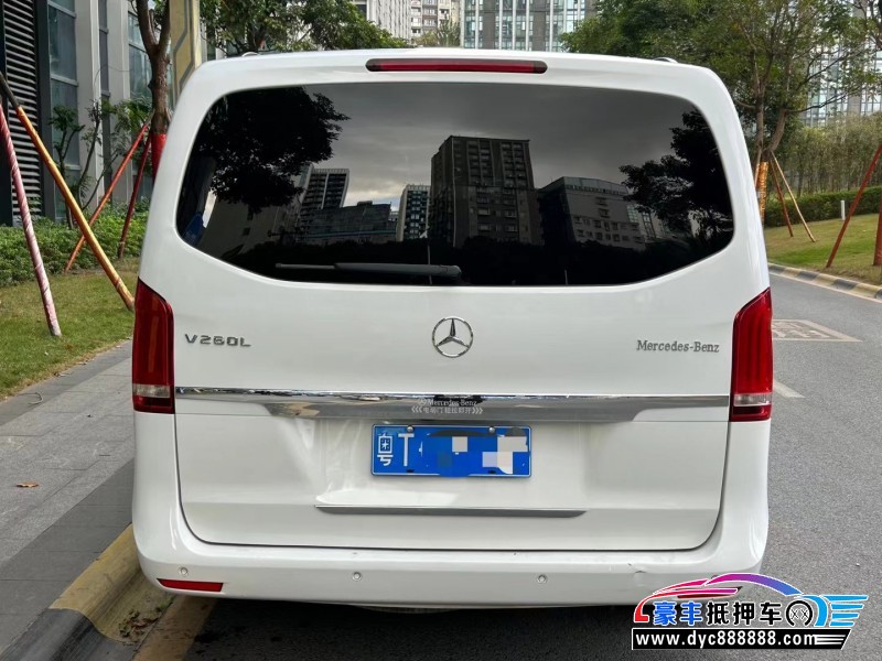 18年奔驰V轿车抵押车出售