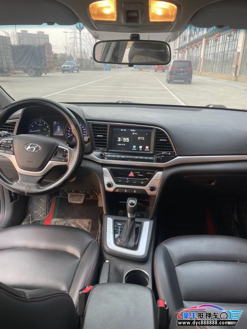 17年现代领动轿车抵押车出售