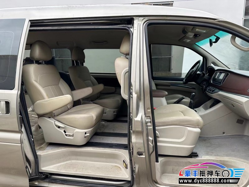 19年东风风行菱智轿车抵押车出售