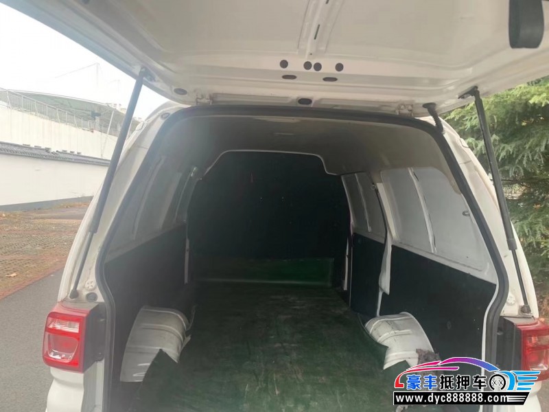 22年东风风行菱智轿车抵押车出售