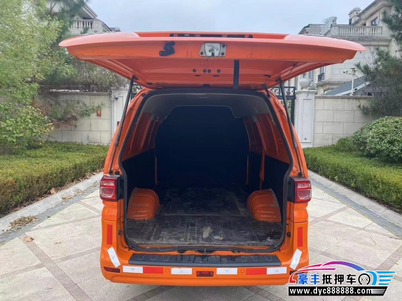 22年东风风行菱智轿车抵押车出售