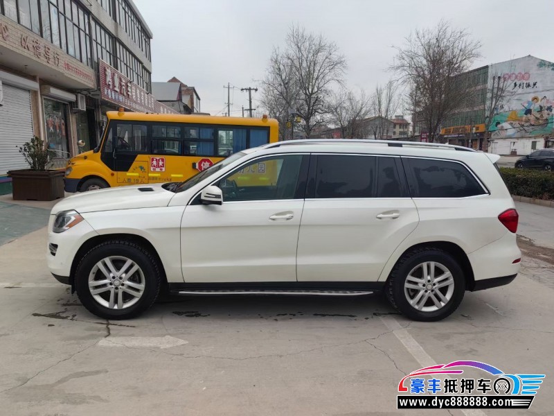 15年奔驰GL轿车抵押车出售