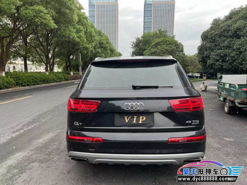 19年奥迪Q7轿车抵押车出售