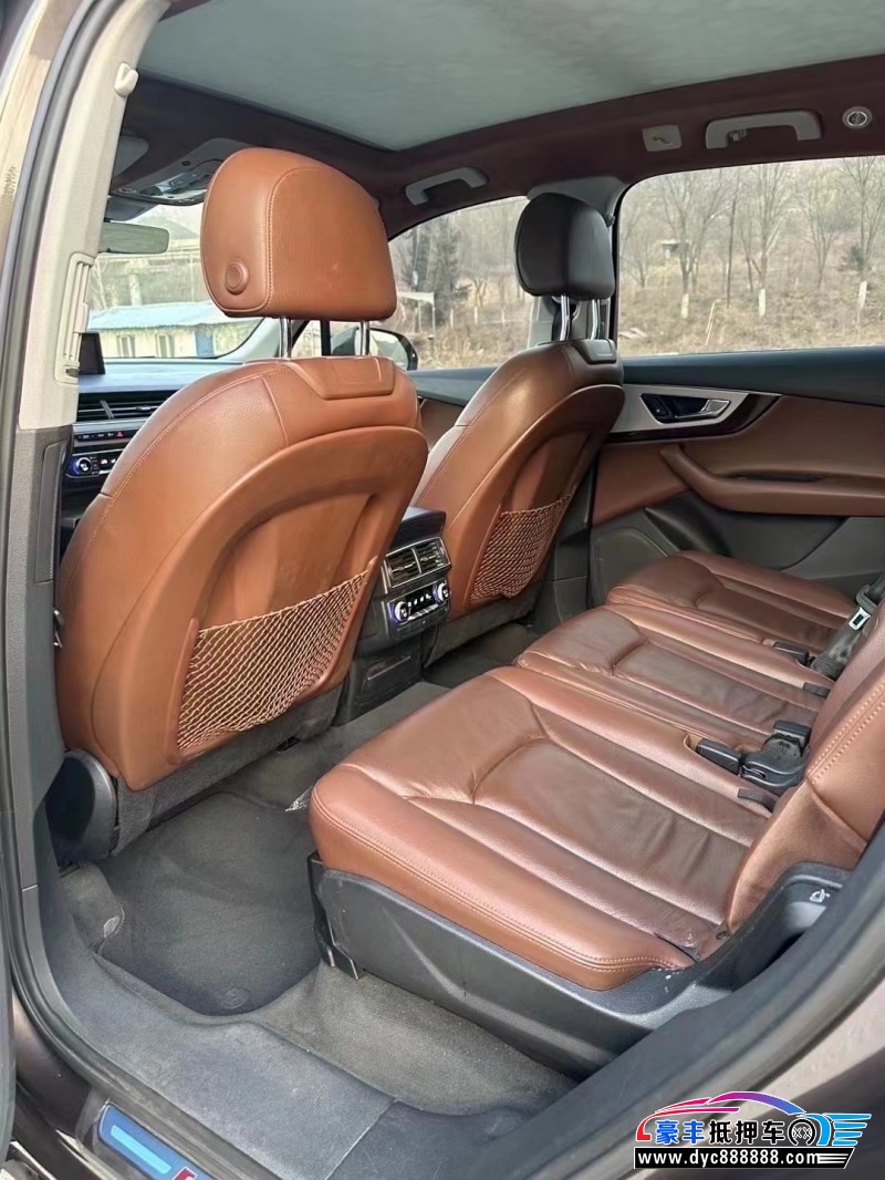 16年奥迪Q7轿车抵押车出售