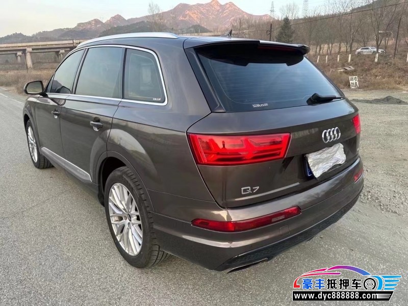 16年奥迪Q7轿车抵押车出售
