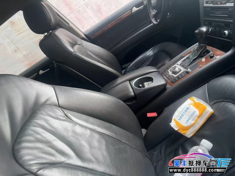 15年奥迪Q7轿车抵押车出售