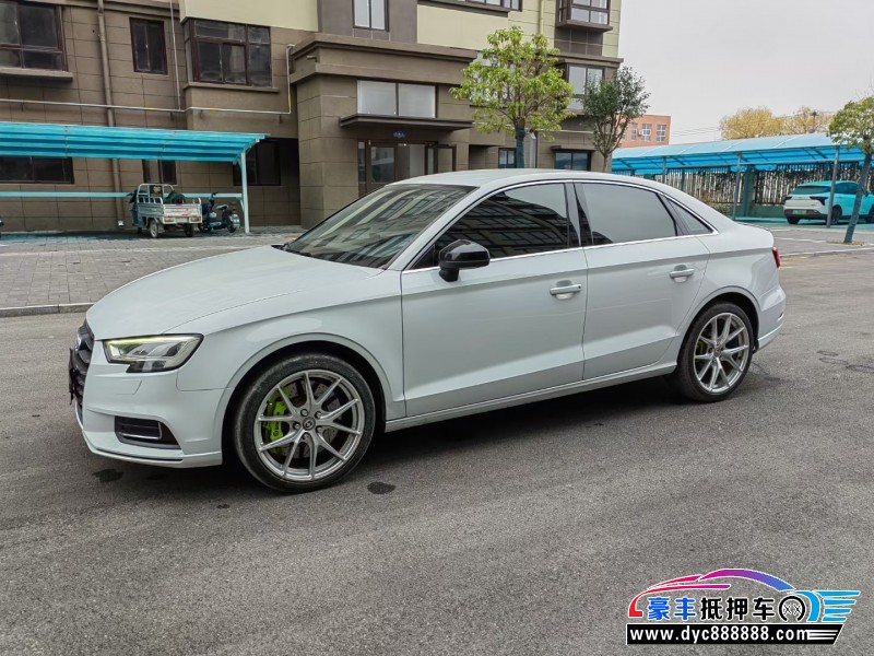 17年奥迪A3轿车抵押车出售