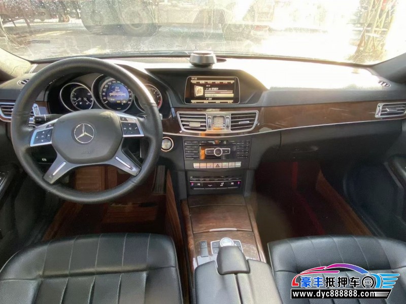 14年奔驰E轿车抵押车出售