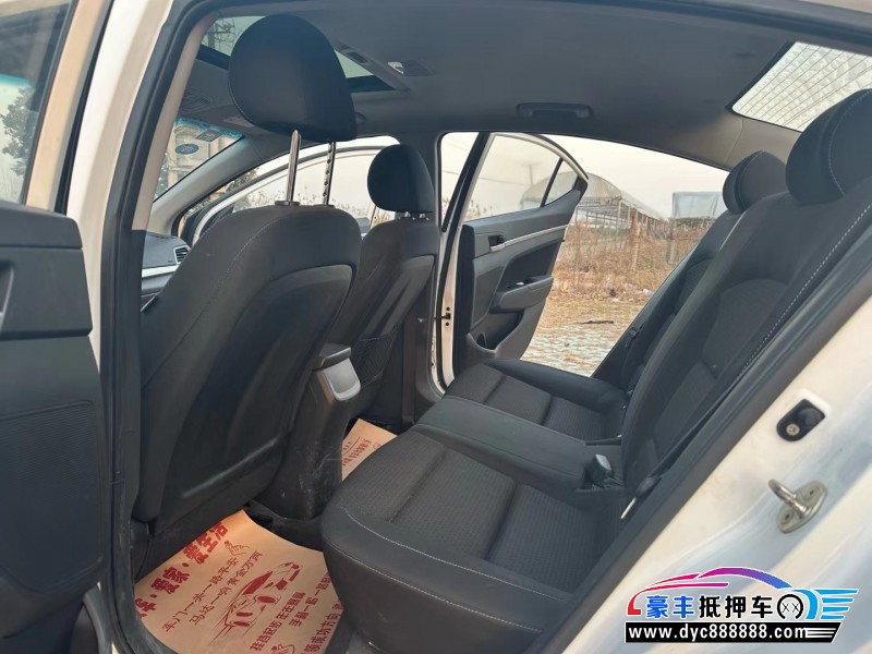 16年现代领动轿车抵押车出售