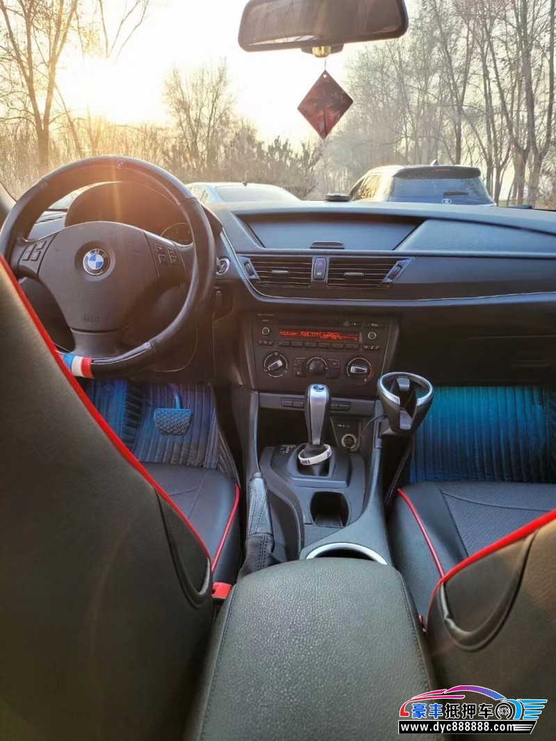 13年宝马X1轿车抵押车出售