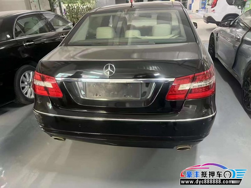 11年奔驰E轿车抵押车出售