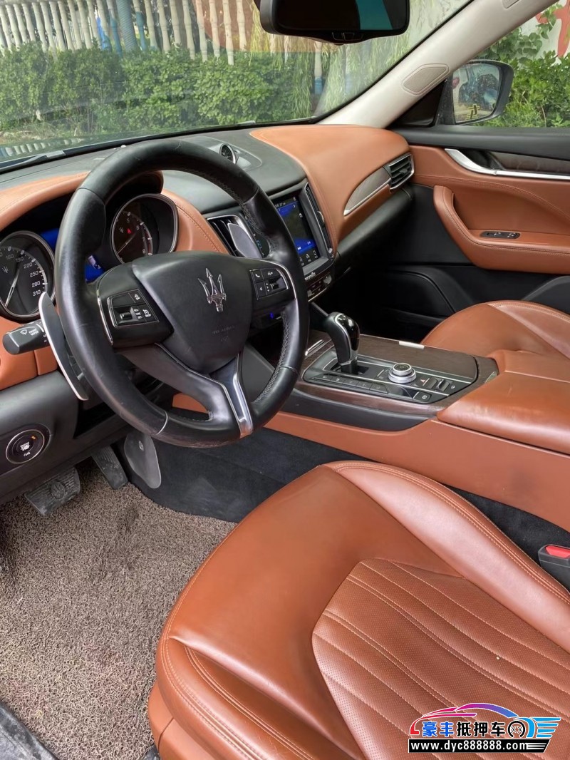 17年玛莎拉蒂莱万特轿车抵押车出售