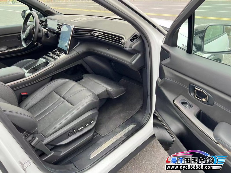 21年蔚来ES8轿车抵押车出售