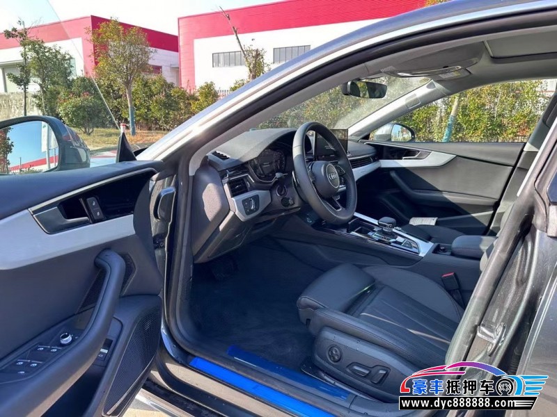 22年奥迪A5轿车抵押车出售