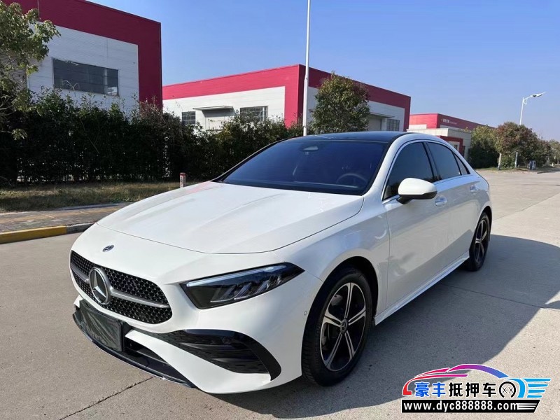 23年奔驰A轿车抵押车出售