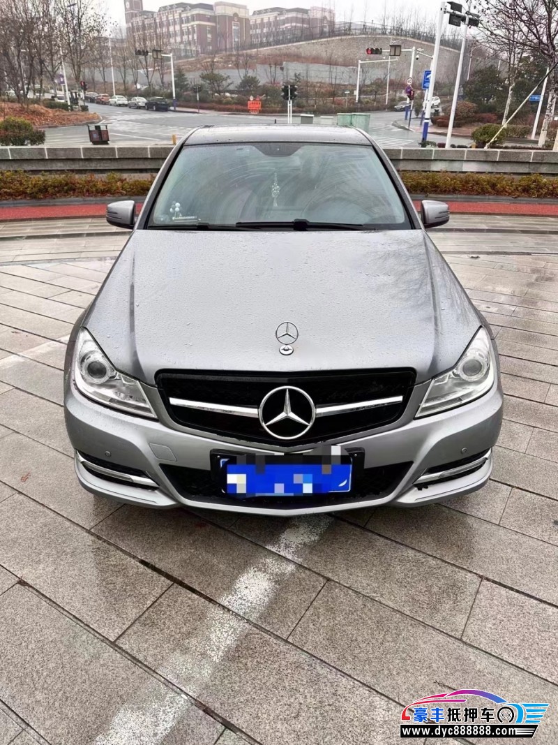 13年奔驰C轿车抵押车出售