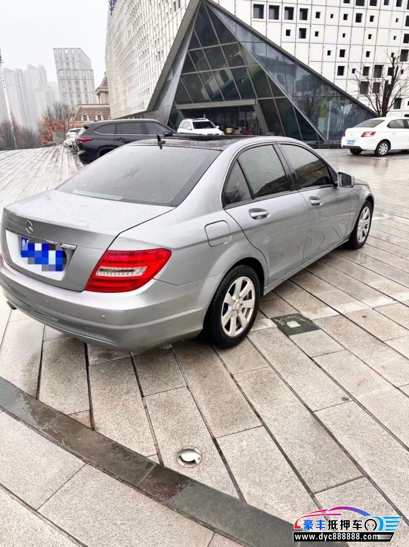 13年奔驰C轿车抵押车出售