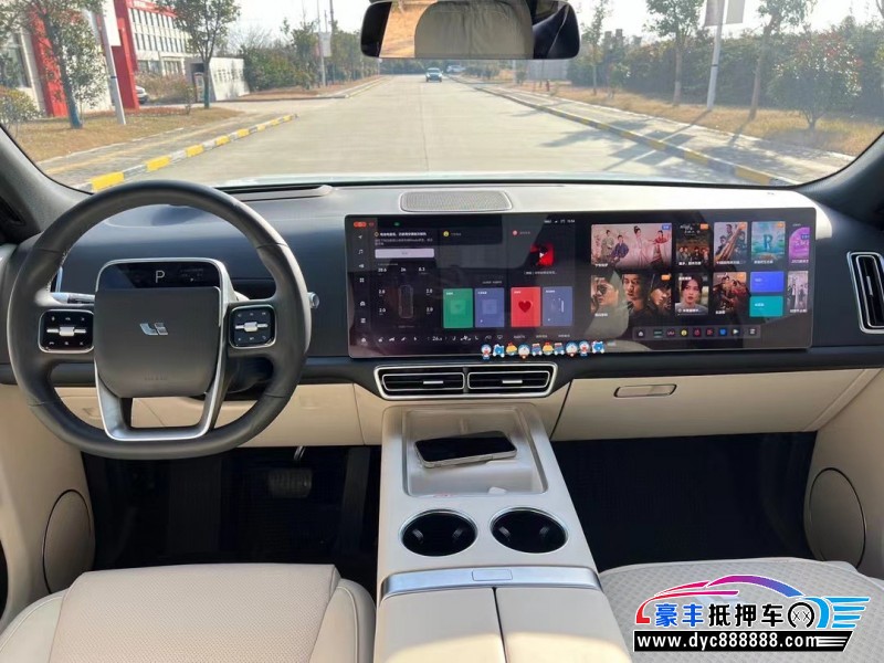 23年理想L8轿车抵押车出售