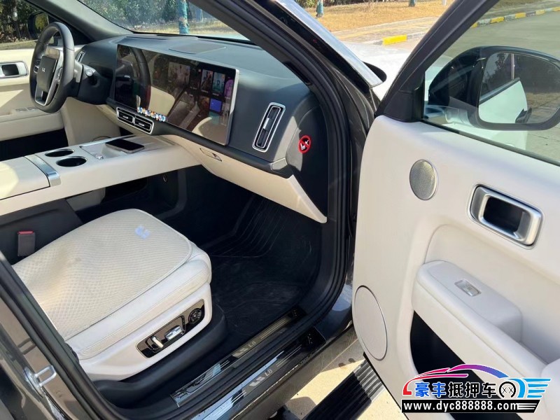 23年理想L8轿车抵押车出售