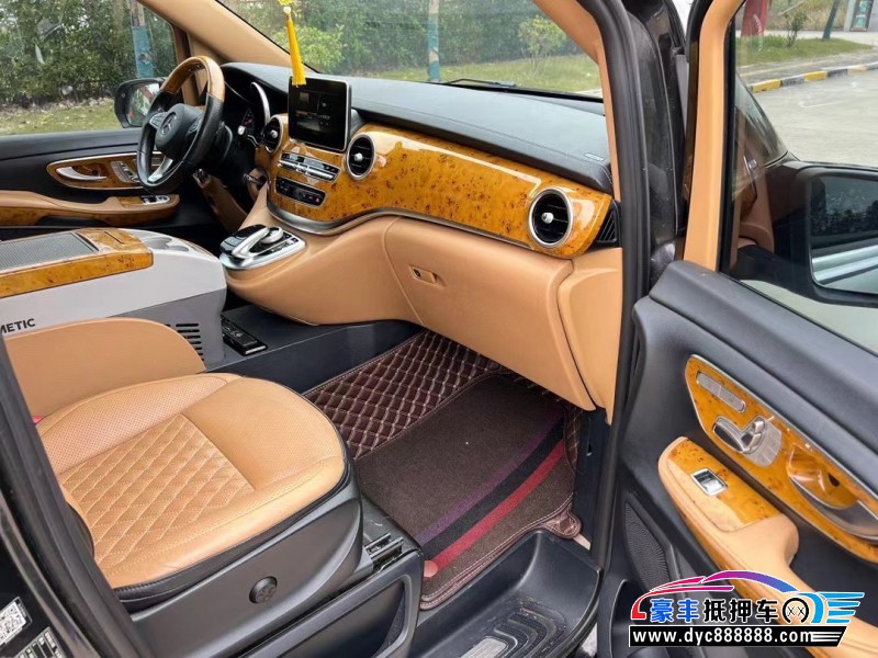 18年奔驰V轿车抵押车出售