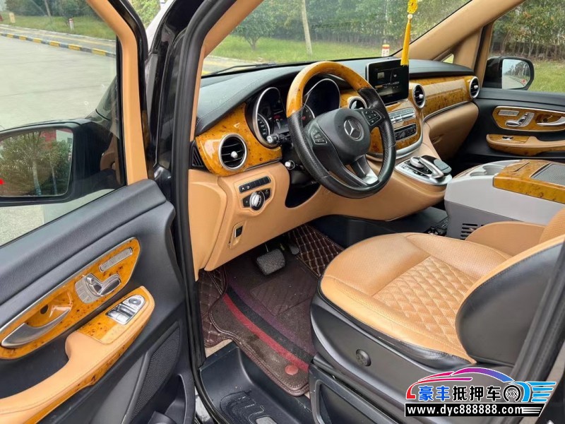 18年奔驰V轿车抵押车出售