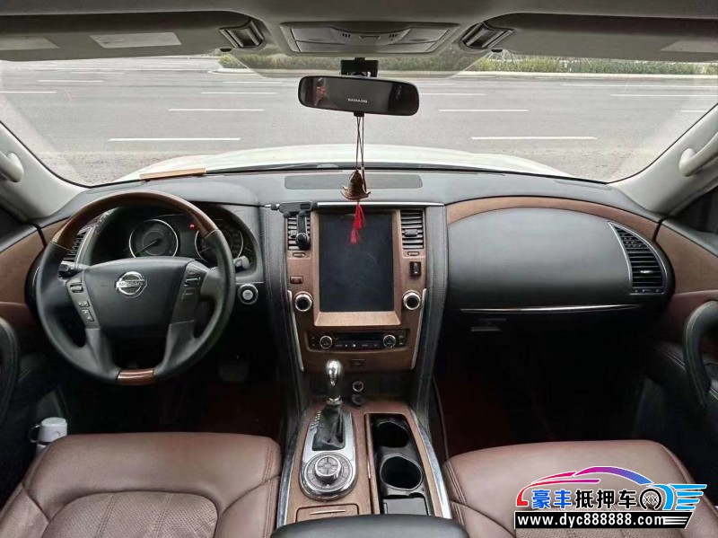 17年日产途乐轿车抵押车出售