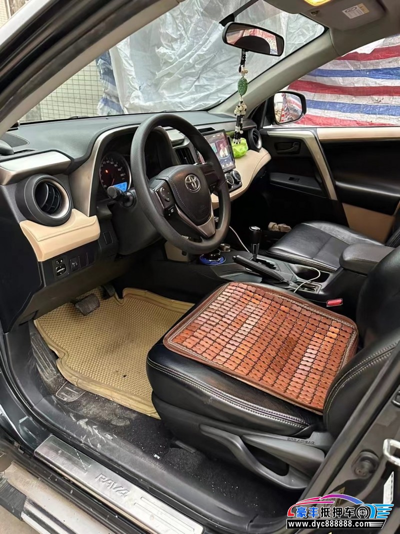 14年丰田RAV4轿车抵押车出售