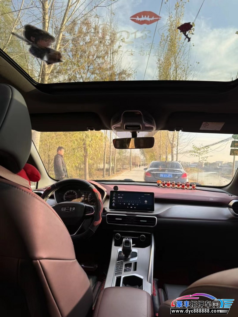 20年吉利缤越轿车抵押车出售