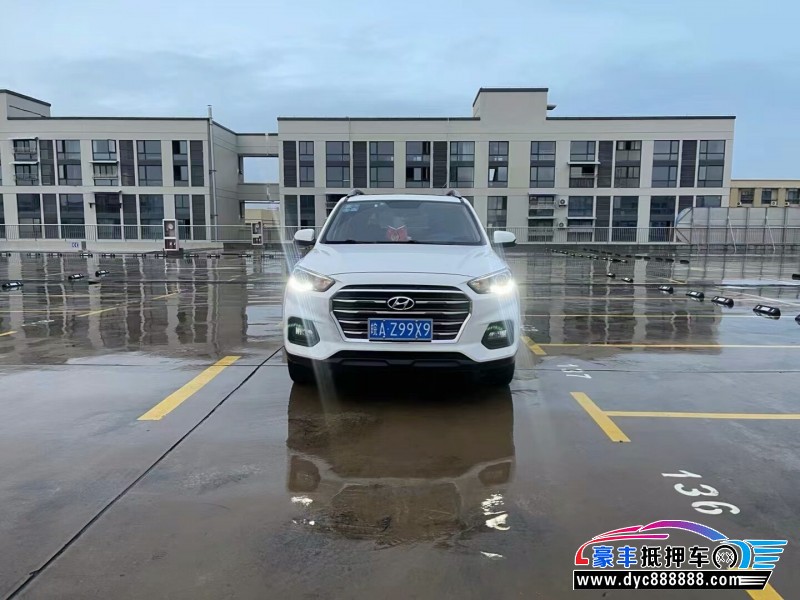 19年现代ix35轿车抵押车出售