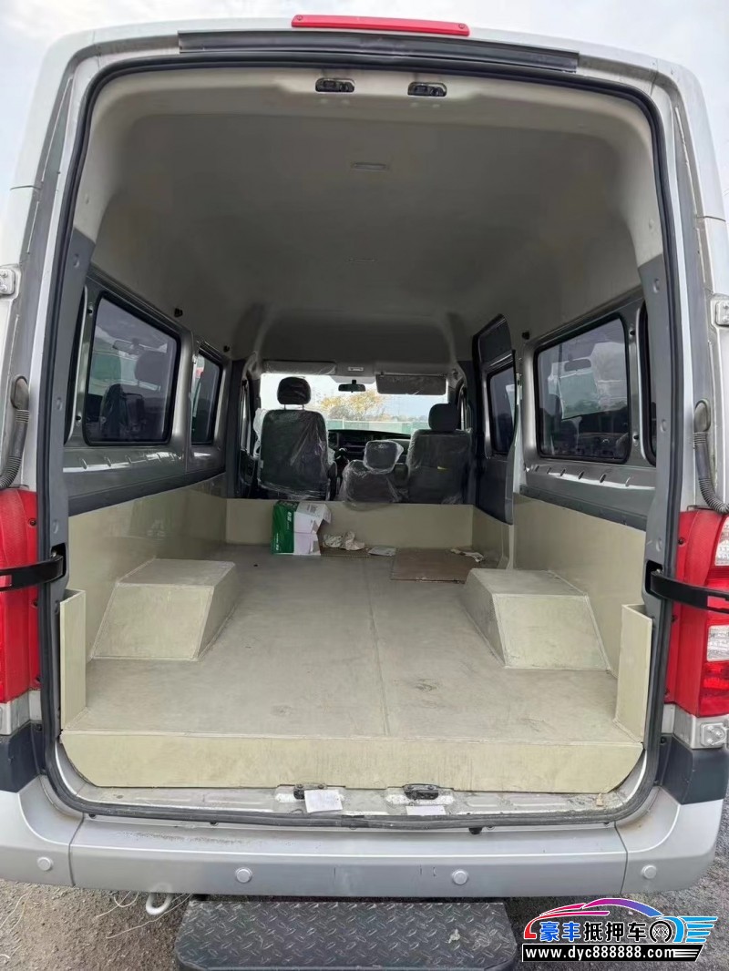 22年福田图雅诺轿车抵押车出售