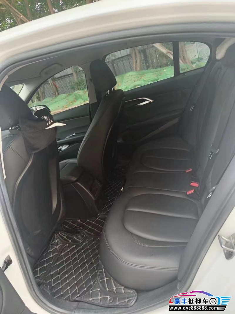 19年宝马1系轿车抵押车出售