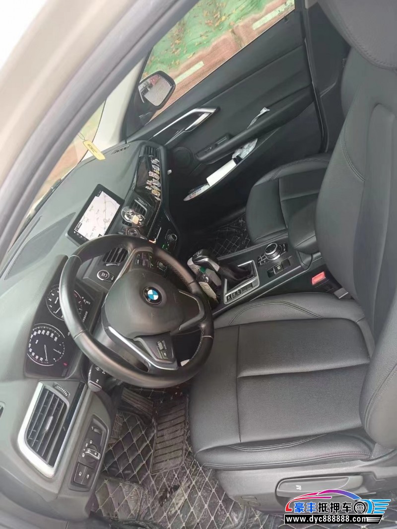 19年宝马1系轿车抵押车出售