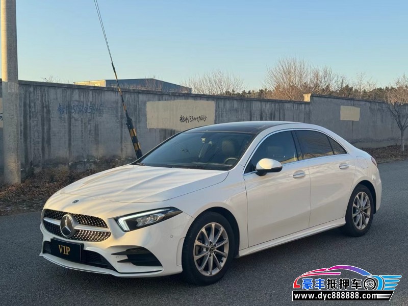 21年奔驰A轿车抵押车出售
