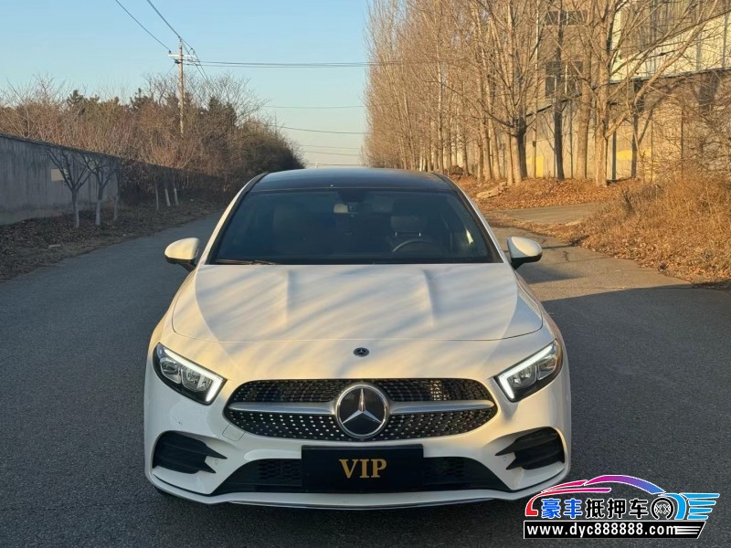 21年奔驰A轿车抵押车出售