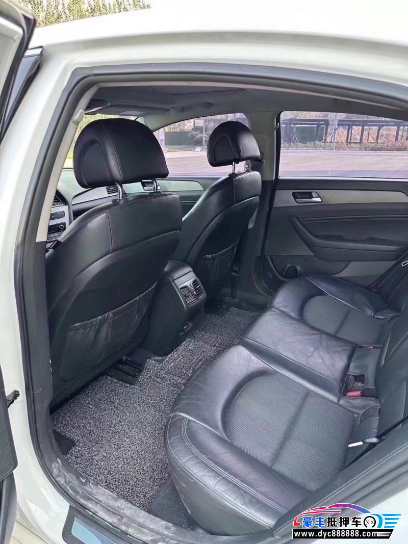 17年现代索纳塔九轿车抵押车出售