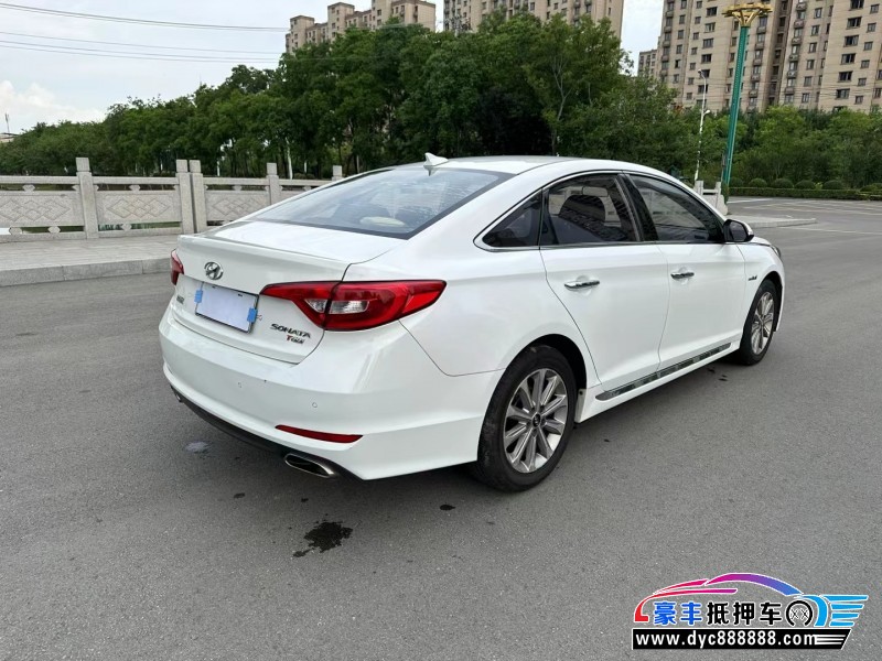 16年现代索纳塔轿车抵押车出售