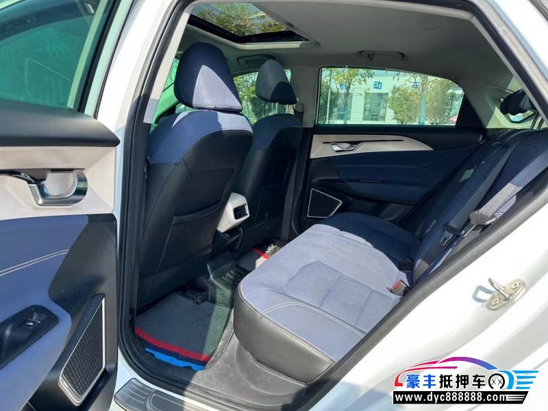 22年吉利几何轿车抵押车出售