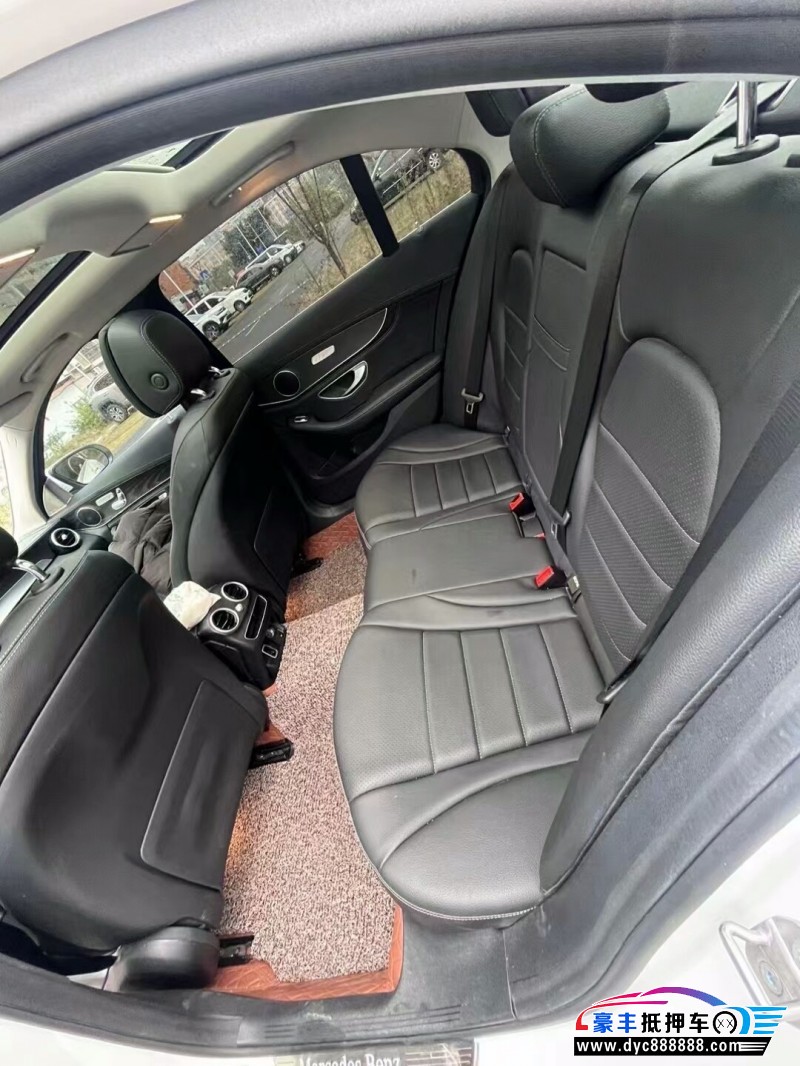 21年奔驰C轿车抵押车出售