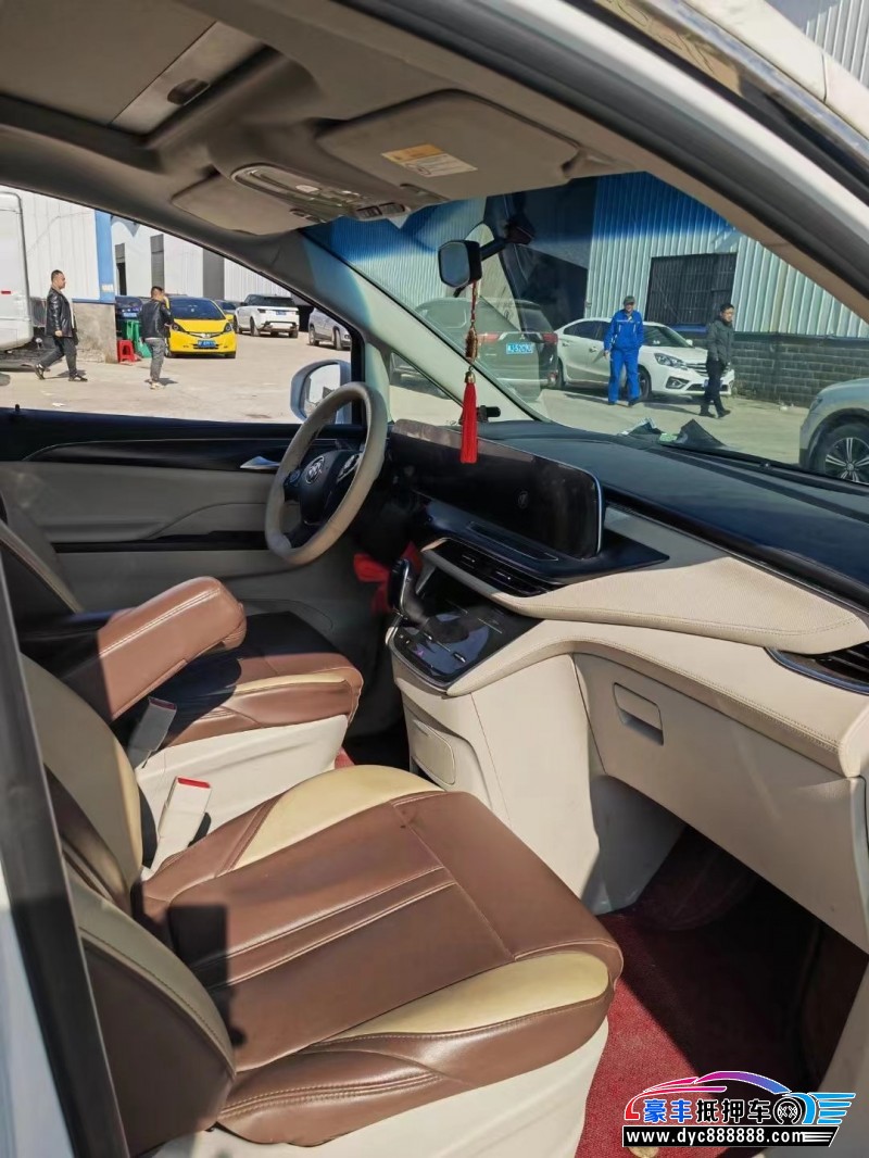 21年别克GL8轿车抵押车出售