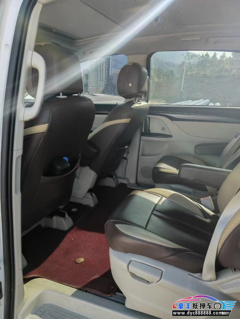 21年别克GL8轿车抵押车出售