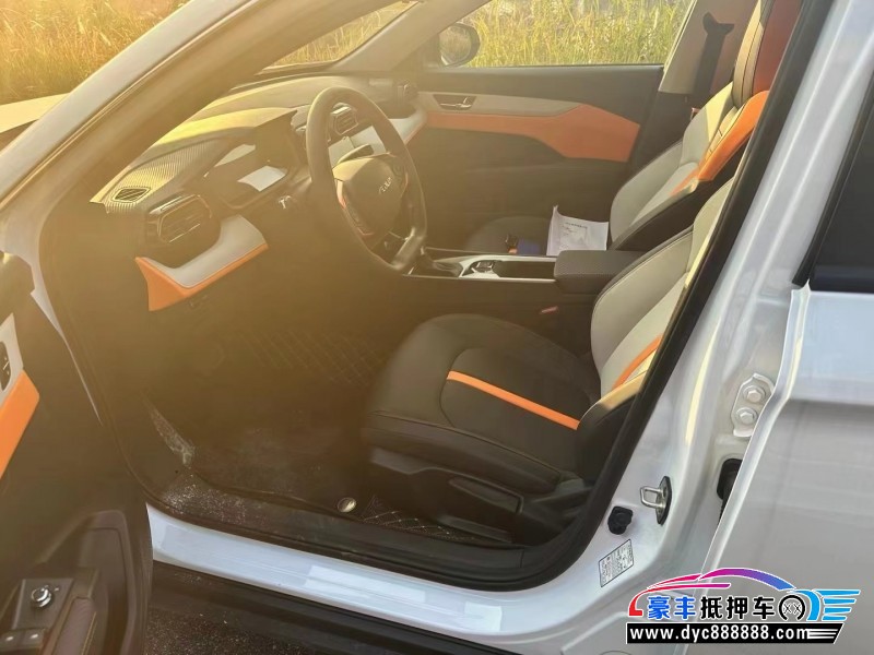 23年东风风神奕炫轿车抵押车出售